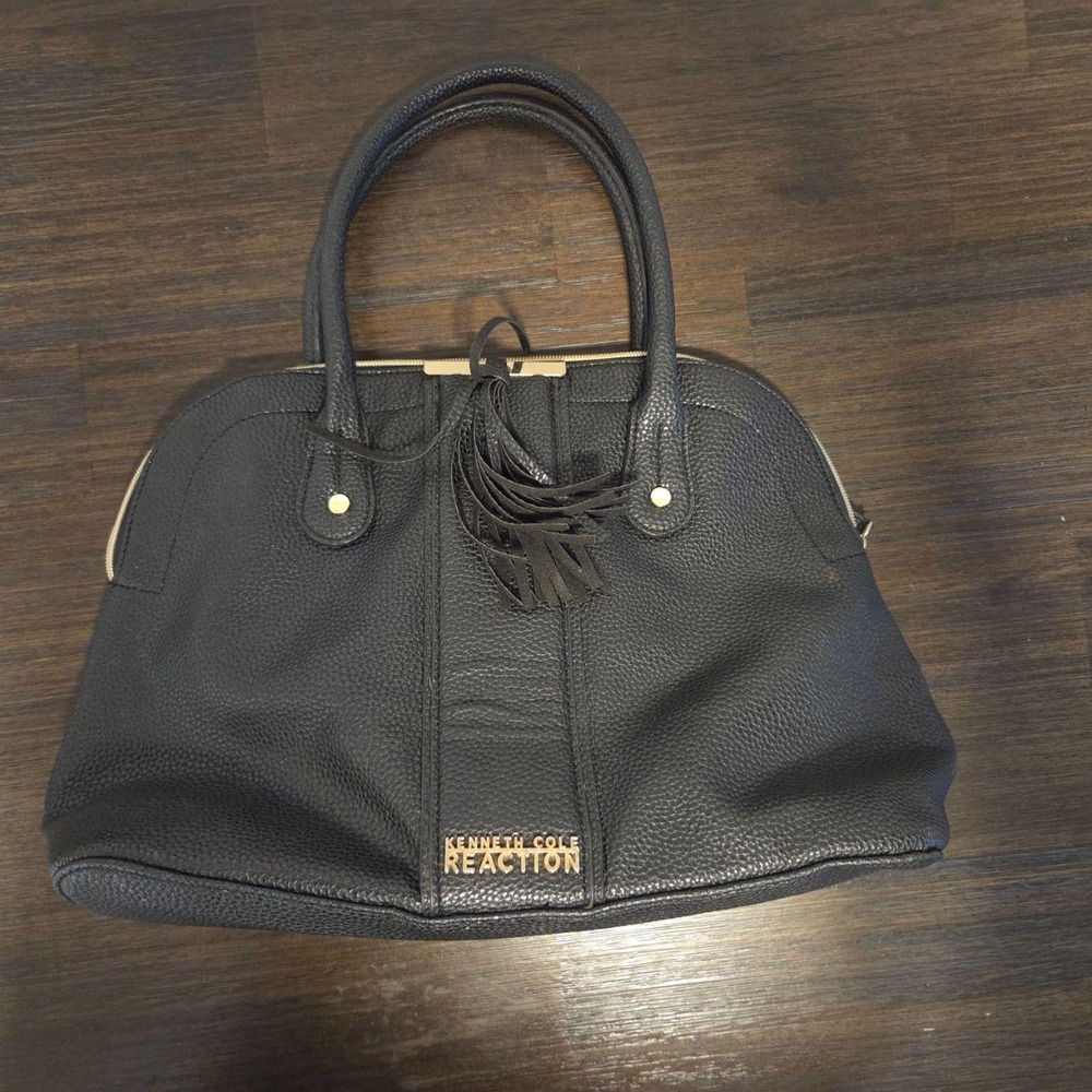 Kenneth‎ Cole Reaction Black Pebbled Faux Leather Satchel Dome Bag Tassel Gold